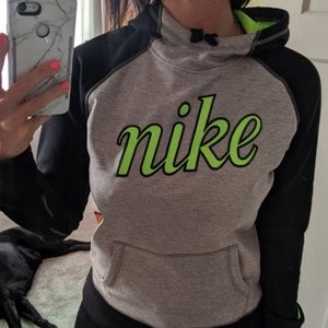 Nike Therma-fit Sweatshirt with Hood